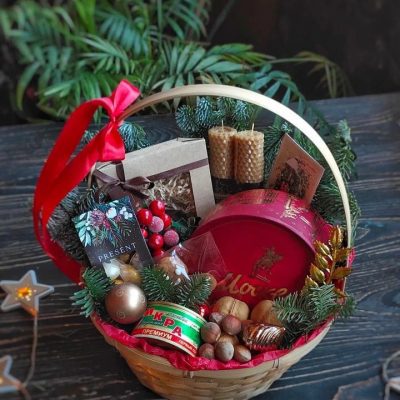 Корзина со сладостями "Изысканный Праздник"